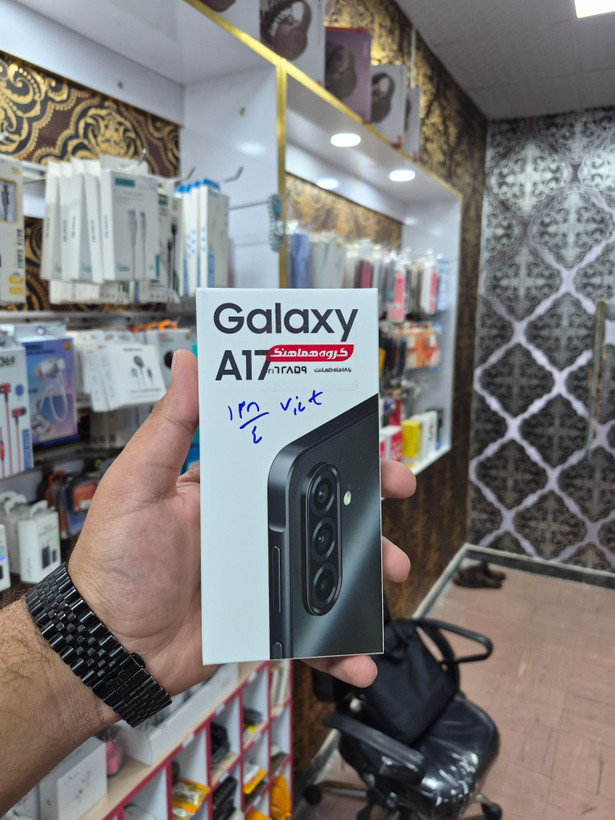 گوشی موبایل سامسونگ مدل Galaxy A17 4G دو سیم کارت ظرفیت 128 گیگابایت و رم 4 گیگابایت - ویتنام