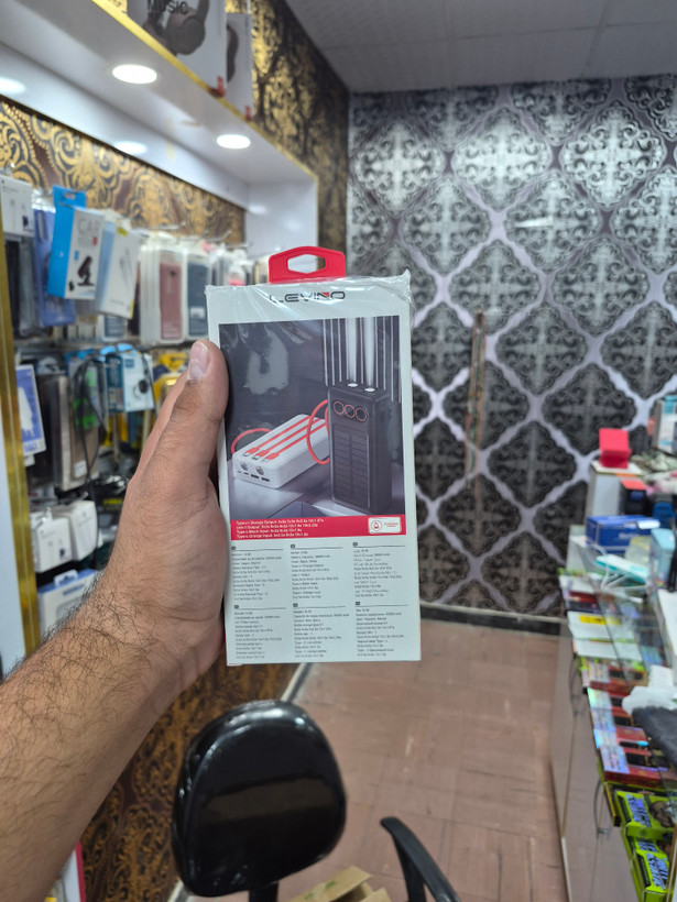 پاوربانک خورشیدی ۳۰۰۰۰ میلیآمپر LEVINO مدل N-56 با ۳ کابل داخلی و شارژ سریع ۲۲.۵ وات